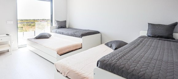 4 bedrooms Villa in Guia, Portugal No. 275782 32