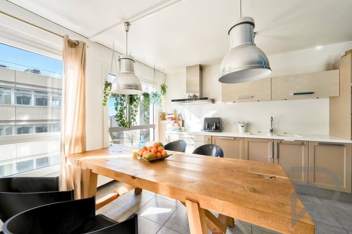 2 bedrooms Apartment in Paris, France No. 129871