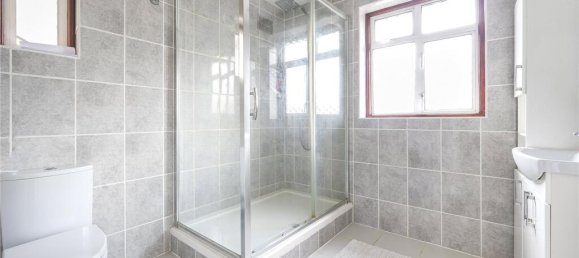 3 Schlafzimmer Haus in Wembley, United Kingdom, Nr. 12203 12