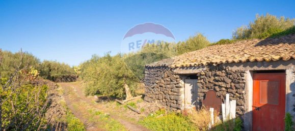 15000m² Land in Paternò, Italy No. 55750 3