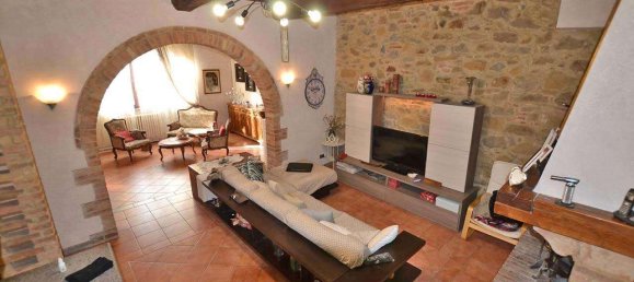 Вилла с 6 комнатами в Кьянни, Италия № 12820 28