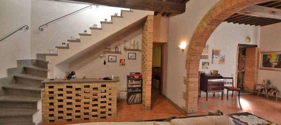 Вилла с 6 комнатами в Кьянни, Италия № 12820 20