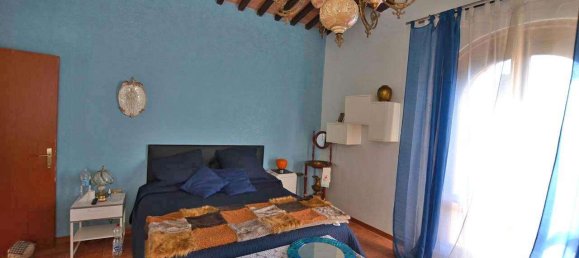 Вилла с 6 комнатами в Кьянни, Италия № 12820 18