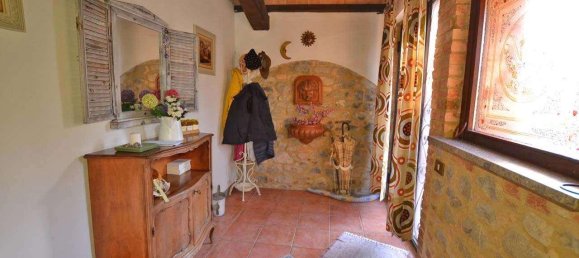 Вилла с 6 комнатами в Кьянни, Италия № 12820 10