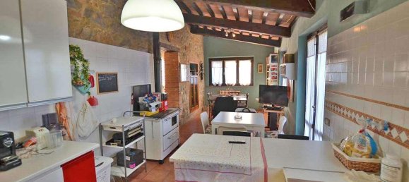 Вилла с 6 комнатами в Кьянни, Италия № 12820 2