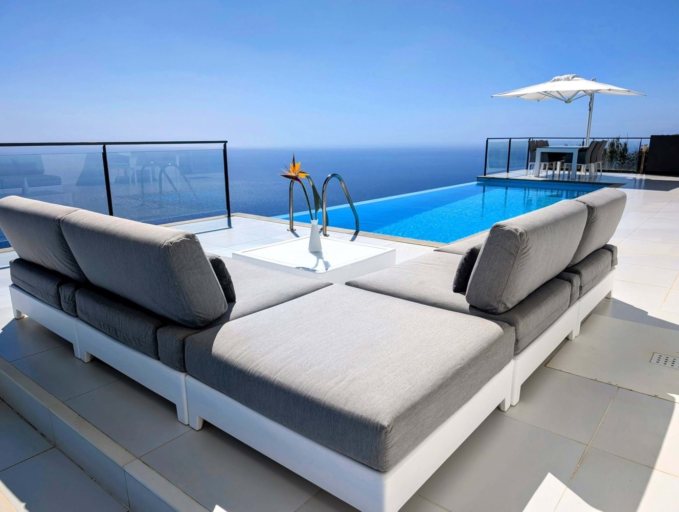 4 bedrooms Villa in Calheta, Portugal No. 137858