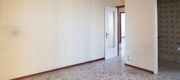 6 rooms Apartment in Rivoli, Italy No. 137168 15