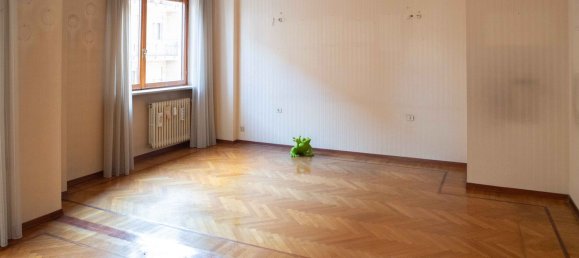 6 rooms Apartment in Rivoli, Italy No. 137168 10