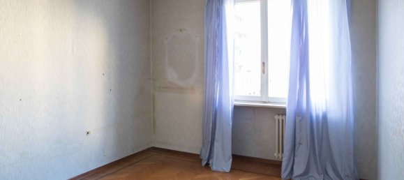 6 rooms Apartment in Rivoli, Italy No. 137168 19