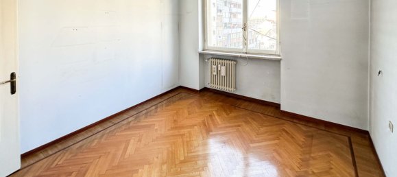 6 rooms Apartment in Rivoli, Italy No. 137168 32