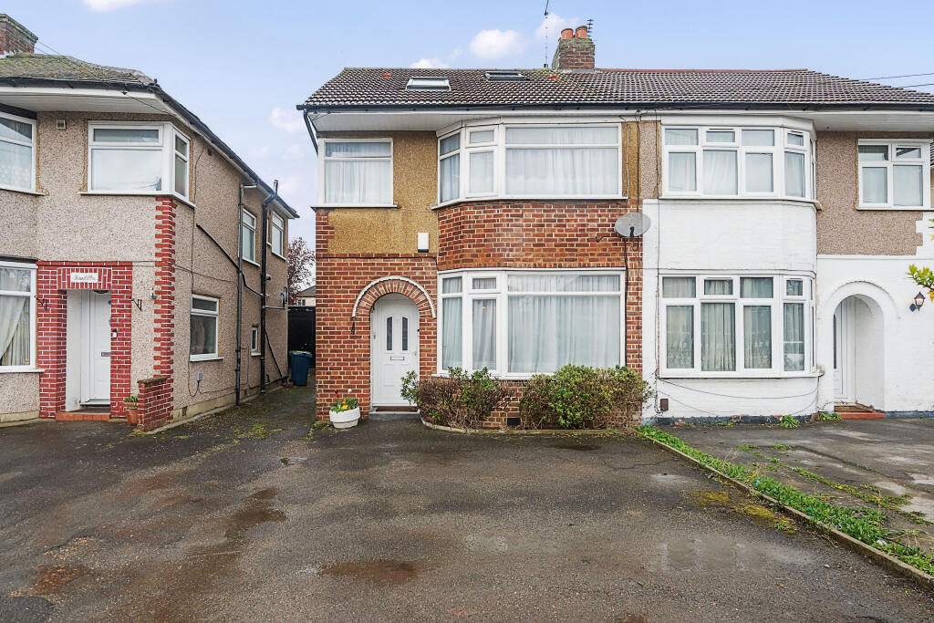 4 bedrooms House in Harrow, United Kingdom No. 12202