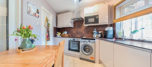 4 bedrooms House in Harrow, United Kingdom No. 12202 4