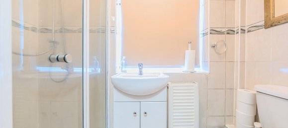 4 bedrooms House in Harrow, United Kingdom No. 12202 16