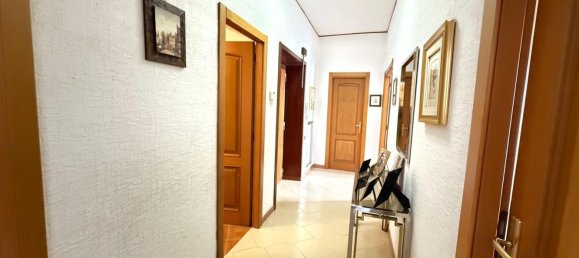 3 Schlafzimmer Wohnung in Rome, Italy, Nr. 335178 8