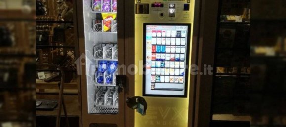 Коммерческая недвижимость с 2 комнатами в Лукка, Италия № 25690 8