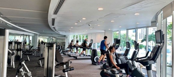 3 bedrooms Condo in Bangkok, Thailand No. 19576 2