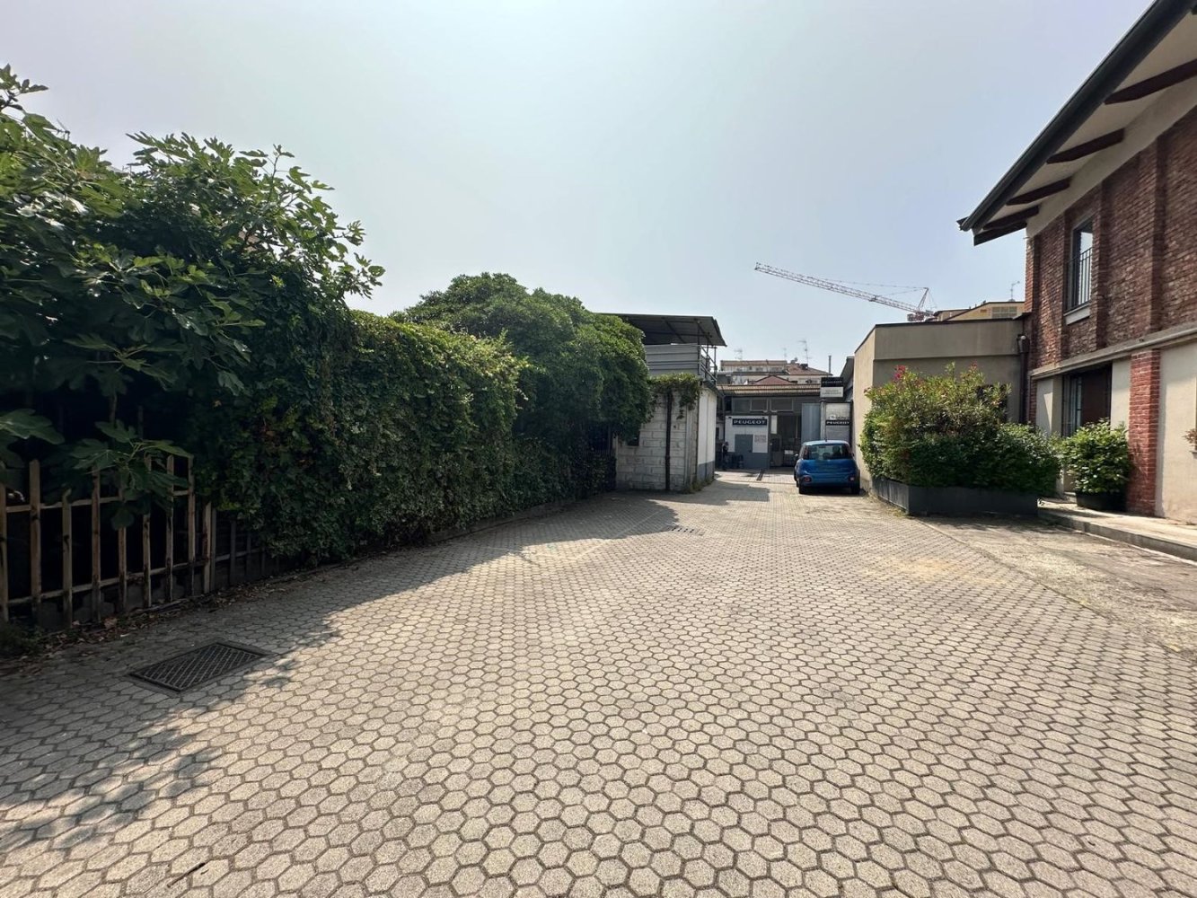  عقار تجاري في Milan, Italy 170متر مربع رقم 282444