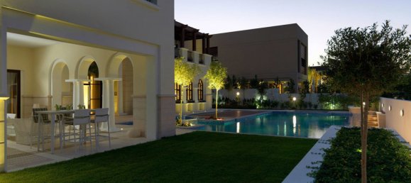 Вилла с 4 спальнями в Джумейра Вилладж Серкл, ОАЭ № 104056 4