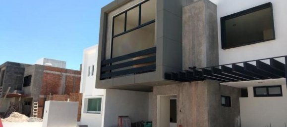 3 bedrooms House in Queretaro, Mexico No. 182258 2