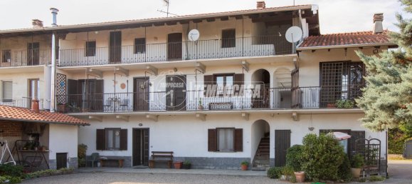 6 rooms House in Oleggio, Italy No. 347096 10
