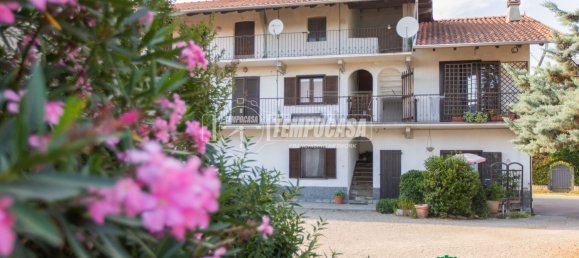 6 rooms House in Oleggio, Italy No. 347096 8