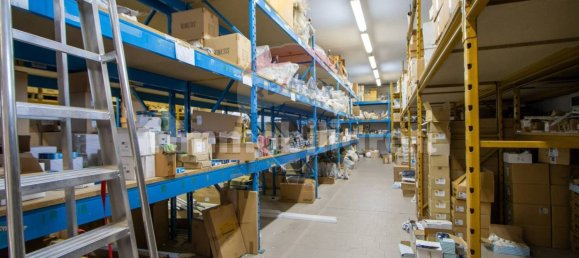 1-salle Propriété commerciale à Lurago d'Erba, Italy No. 58587 6