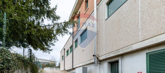 1-salle Propriété commerciale à Lurago d'Erba, Italy No. 58587 3