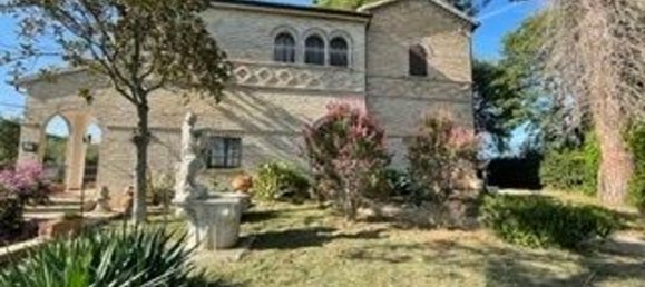 10 rooms Villa in Osimo, Italy No. 4559 5