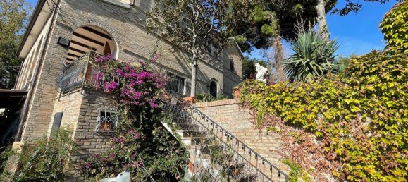 10 rooms Villa in Osimo, Italy No. 4559 15