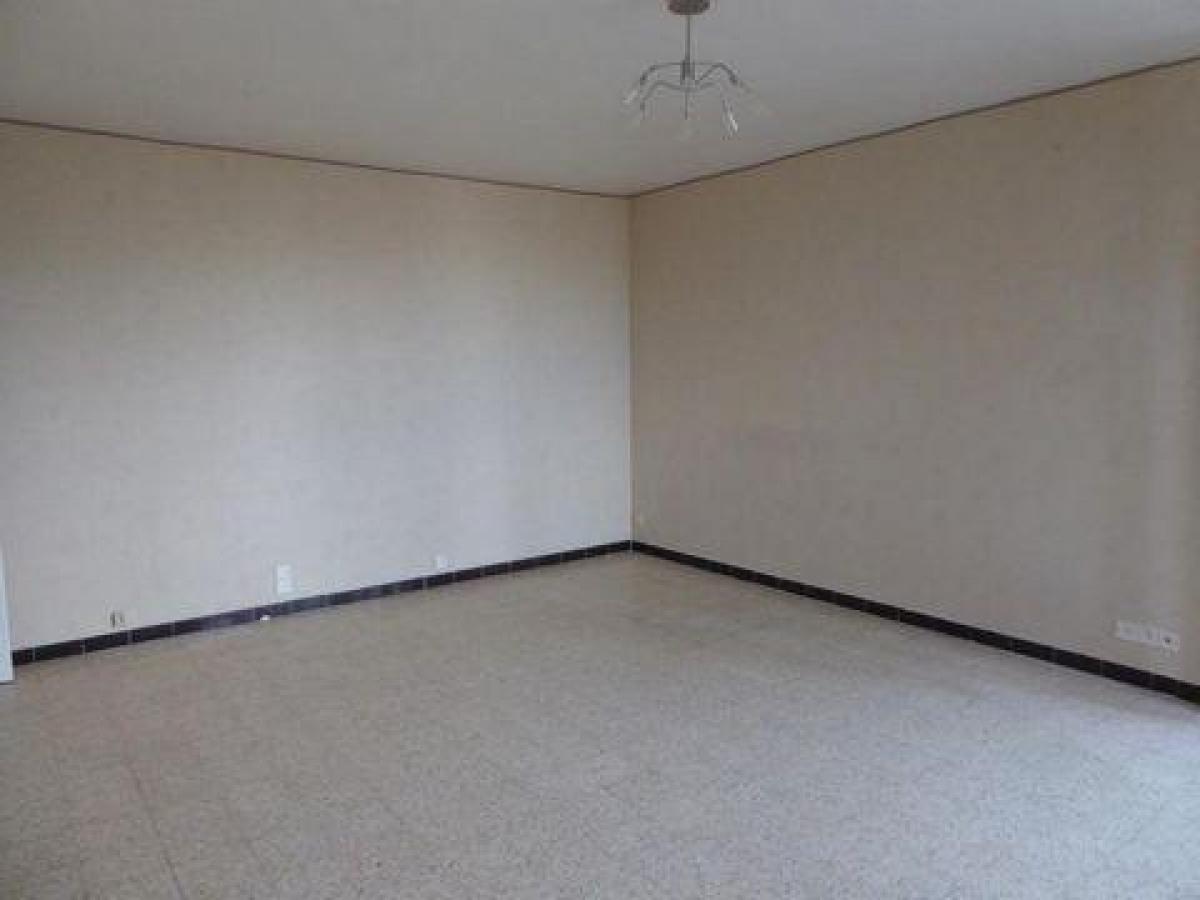 Студия в кондо  в Марсель, Франция № 8910