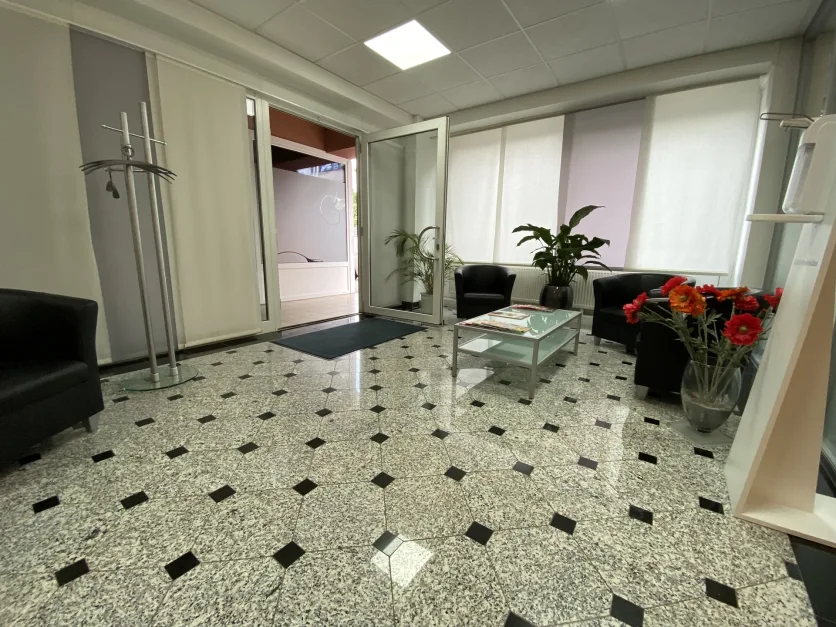 Oficina de 2 habitaciónes en Karlsruhe, Germany No. 89499