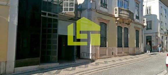 840m² Commercial property in Santarem, Portugal No. 58137 3