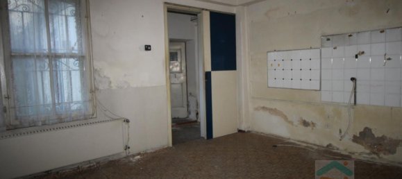 7 rooms Building in Udine, Italy No. 134604 2