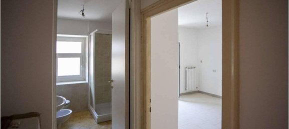 5-Zimmer Haus in Agra, Italy, Nr. 141093 21