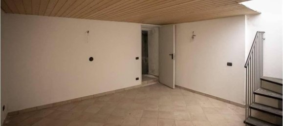 5-Zimmer Haus in Agra, Italy, Nr. 141093 24