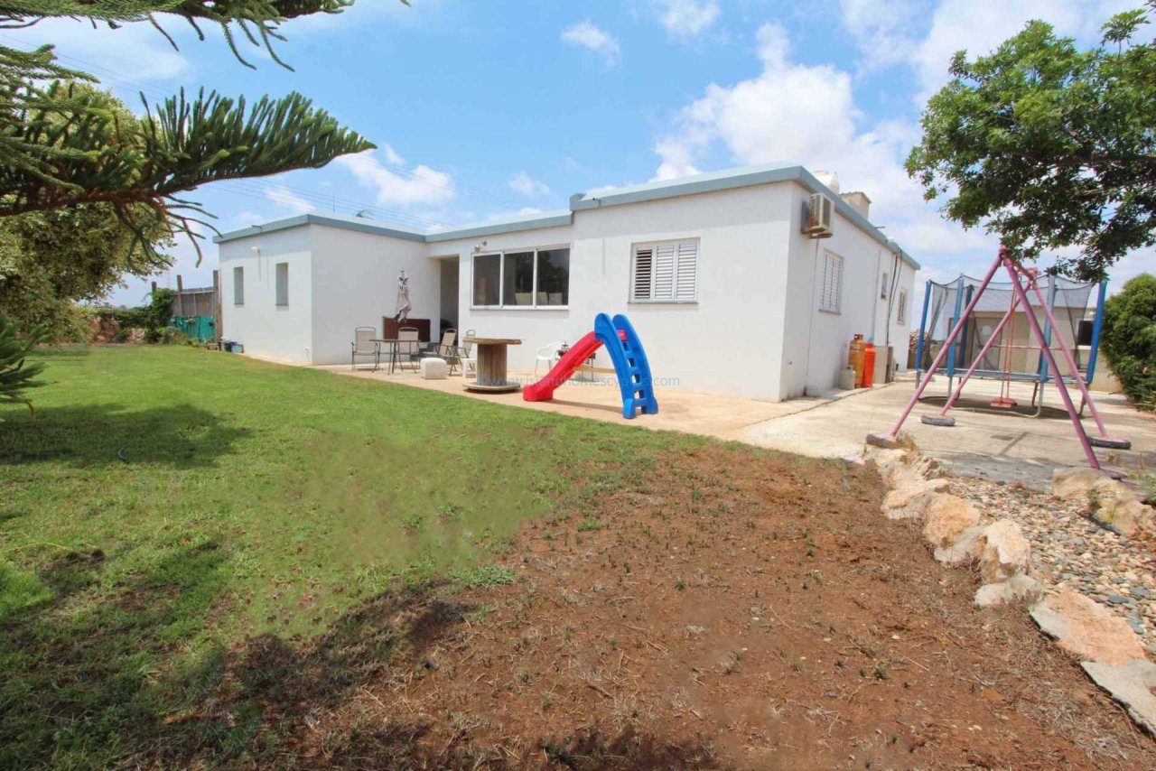 3 bedrooms House in Xylofagou, Cyprus No. 23850