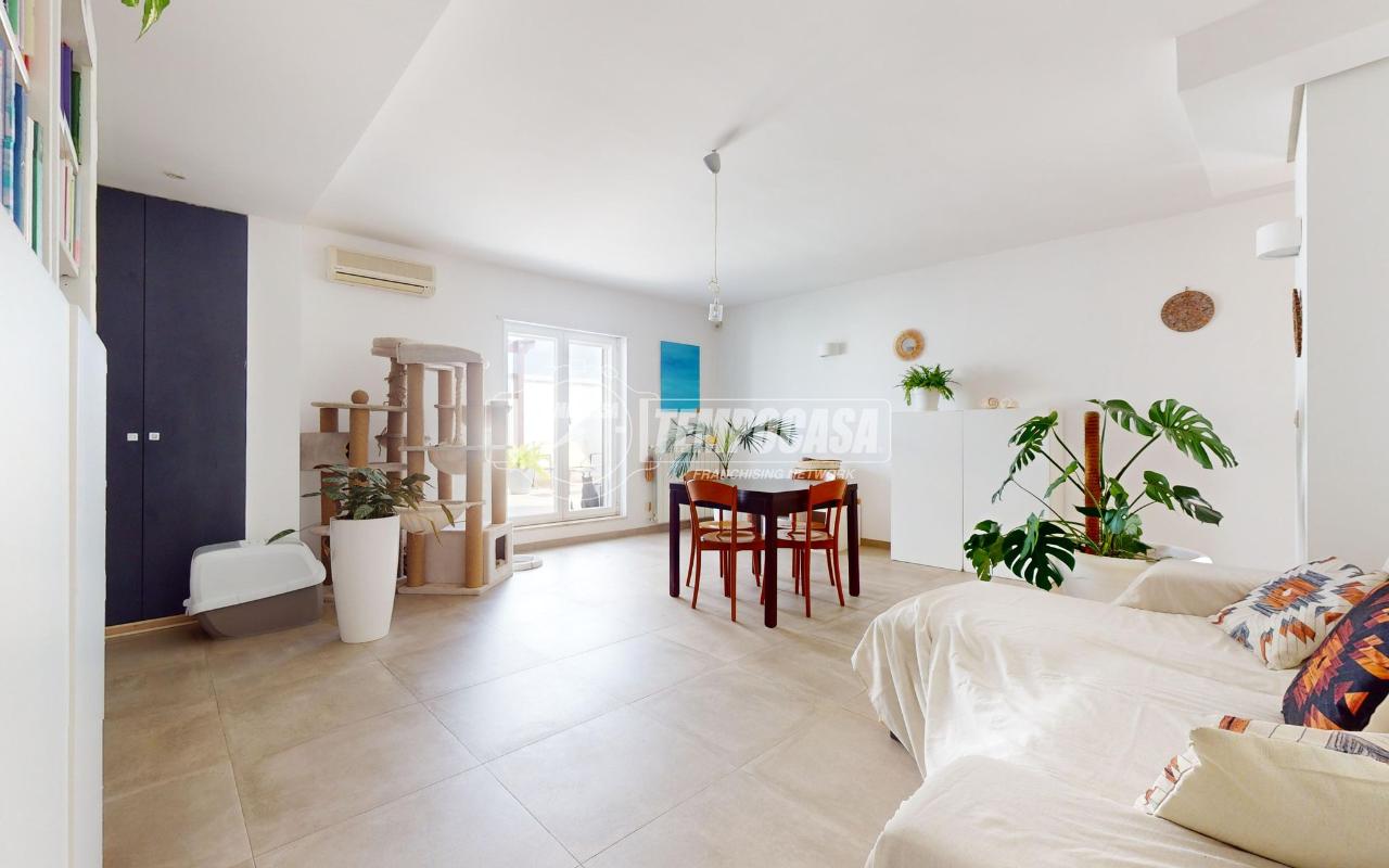 2-salle Penthouse à Casamassima, Italy No. 162797