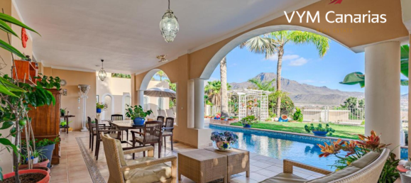 5 bedrooms Villa in La Caleta, Spain No. 10227 2