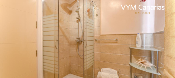 5 bedrooms Villa in La Caleta, Spain No. 10227 17