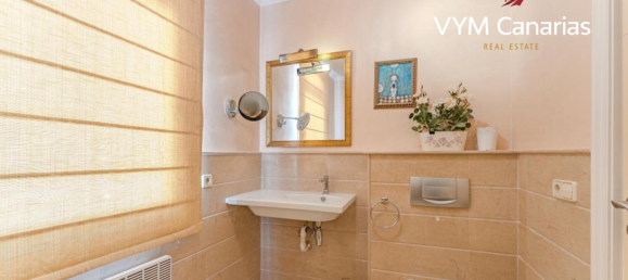 5 bedrooms Villa in La Caleta, Spain No. 10227 15