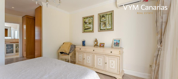 5 bedrooms Villa in La Caleta, Spain No. 10227 11