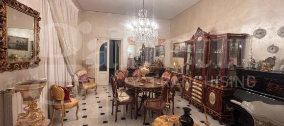 2 Schlafzimmer Wohnung in Naples, Italy, Nr. 69986 6