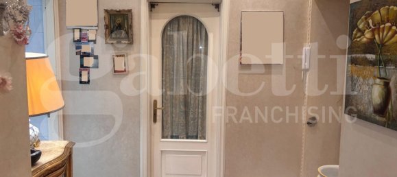 2 Schlafzimmer Wohnung in Naples, Italy, Nr. 69986 11