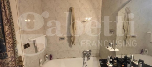 2 Schlafzimmer Wohnung in Naples, Italy, Nr. 69986 19