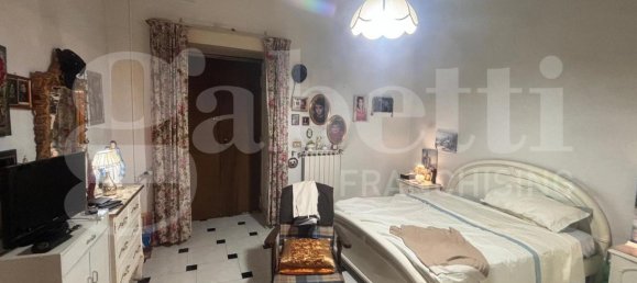 2 Schlafzimmer Wohnung in Naples, Italy, Nr. 69986 10