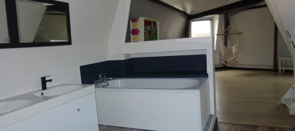 2 bedrooms House in Tourcoing, France No. 157863 9