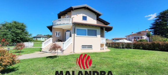 3 bedrooms Villa in Oleggio, Italy No. 325014 4