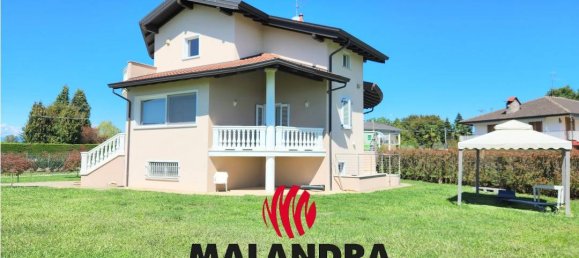 3 bedrooms Villa in Oleggio, Italy No. 325014 3