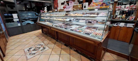 Imóvel comercial de 3 divisões em Turin, Italy N.º 157496 3