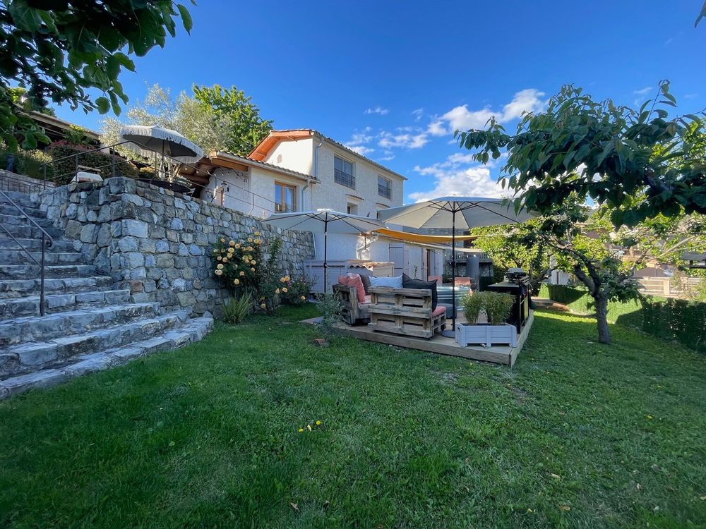 3 bedrooms House in Alpes-Maritimes, France No. 337030